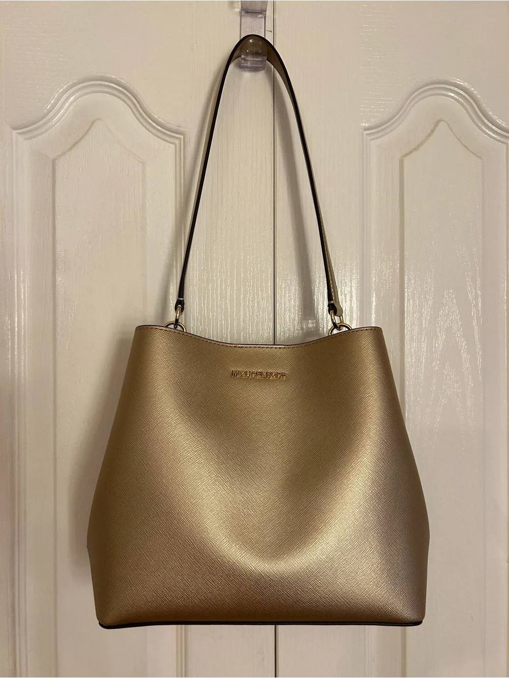 MICHAEL KORS Pale Gold Pratt Medium Shoulder Bag